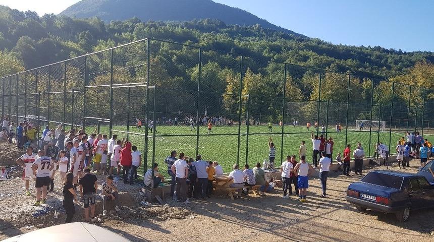 Şirink&ouml;y&rsquo;de d&uuml;zenlenen futbol turnuvasına yoğun ilgi