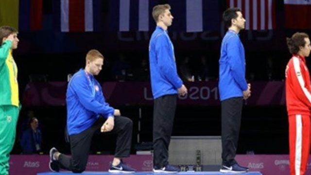 Madalya töreninde ABD Başkanı Trump'ı protesto etti!