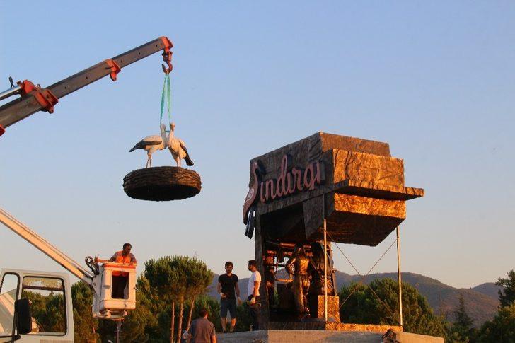 Sındırgı’da iki yeni heykel ilçenin simgesi olacak G2