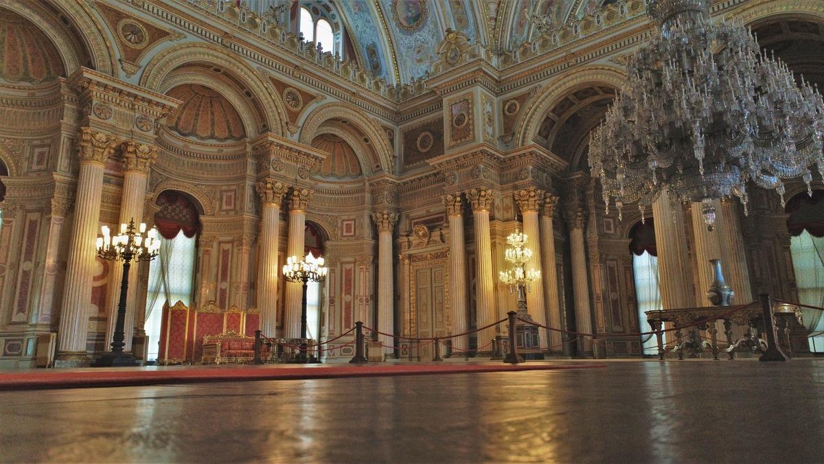 Osmanlı'nın bayramlaşma salonu 163 yıldır g&ouml;renleri hayran bırakıyor