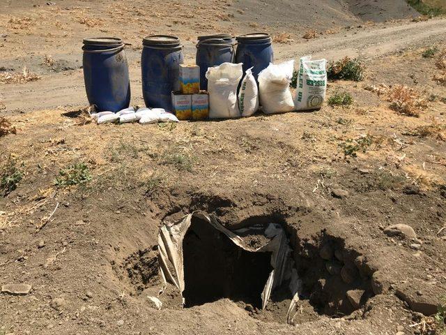 Van'da PKK sığınağında silah ve mühimmat ele geçirildi