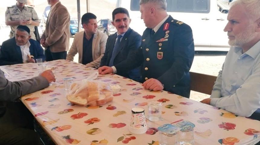 Ekrem &Ccedil;elebi&rsquo;den Ağrılı Şehit Ailesine Ziyaret