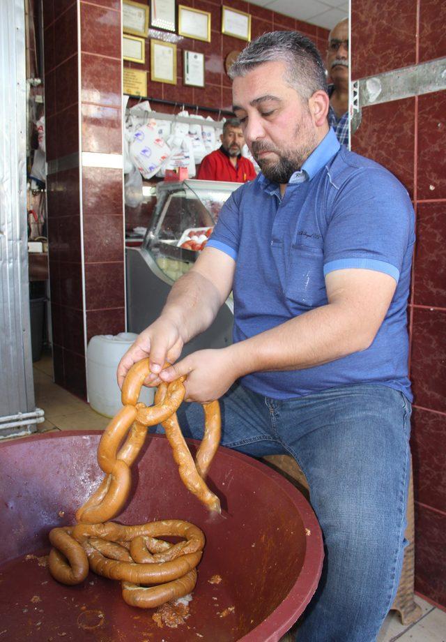 Kayseri'de kurban etleri sucuk oldu