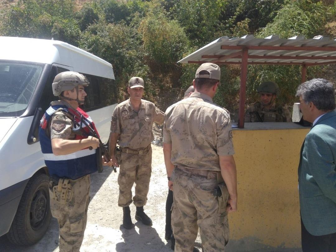 Kaymakam &Ouml;zadalı g&uuml;venlik g&uuml;&ccedil;lerinin bayramını kutladı