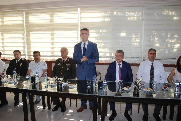 Edremit’te bayramlaşma yapıldı G2