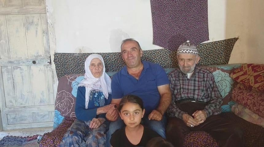 Bayramda &uuml;&ccedil; kuşak bir arada