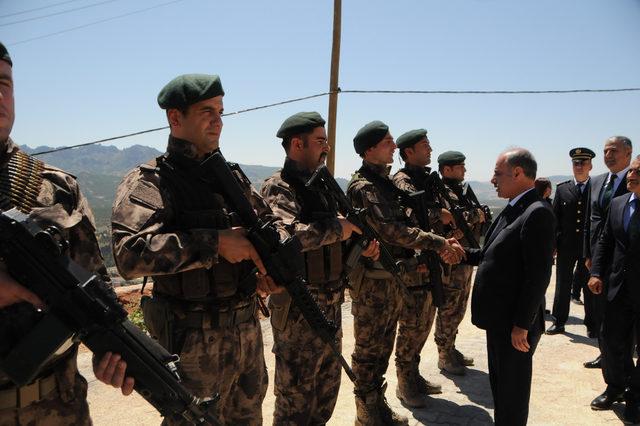 Emniyet Genel Müdürü, Tunceli'de güvenlik güçleriyle bayramlaştı