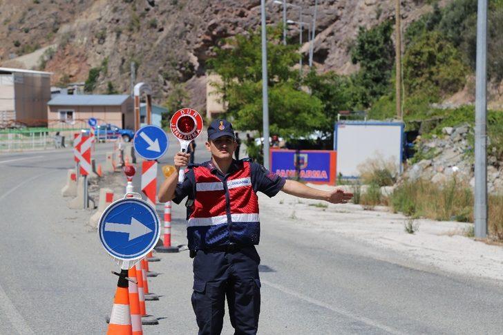 Jandarma ekiplerinden bayram trafik denetimi G1