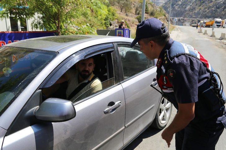 Jandarma ekiplerinden bayram trafik denetimi G3