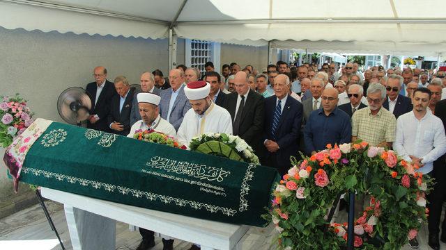 İş adamı Can Kıraç'ın eşi İnci Atav Kıraç son yolculuğuna uğurlandı