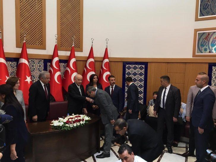 MHP lideri Bahçeli: "Türkiye’yi ateş çemberinden çıkarmakta kararlıyız ve Cumhurbaşkanlığı Hükümet Sistemi’nin devamlı arkasındayız"