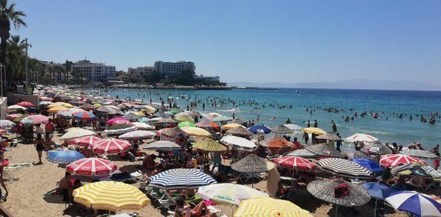 Kuşadası bayramda doldu taştı