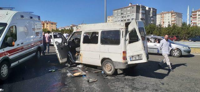 Ankara Çevre Yolu’nda korkutan kaza: 16 yaralı