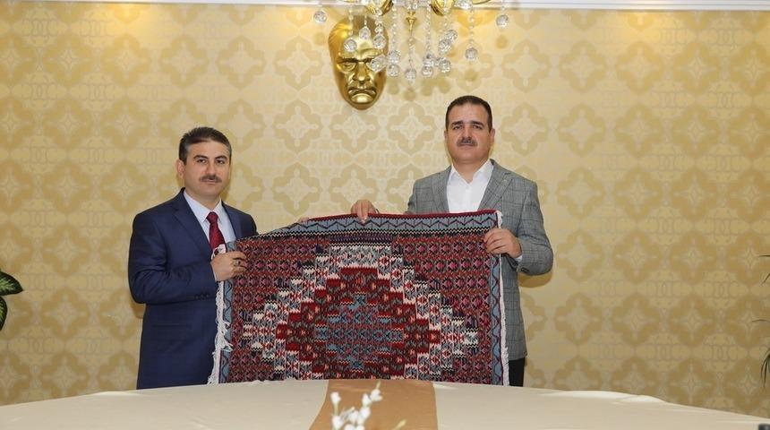 Hakkari Vali Yardımcısı Pala ve kaymakamlara veda yemeği