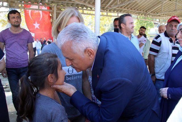 Binali Yıldırım, Akçakoca'da sel bölgesinde