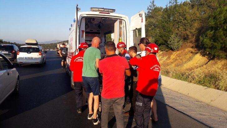 Burhaniye’de otomobil takla attı: 3 yaralı G2