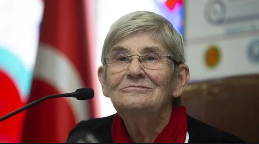 Canan Karatay &ouml;nce &ouml;nerdi ardından b&ouml;yle sitem etti: Beynimiz &ccedil;alışmasın diye...