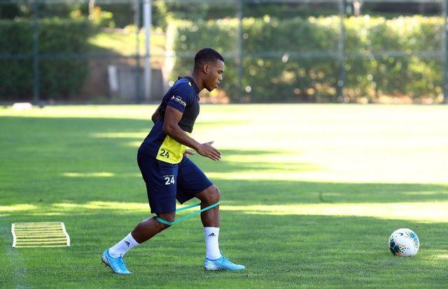 Zanka ile tedavi s&uuml;re&ccedil;leri devam eden oyuncular &ccedil;alışmalarını s&uuml;rd&uuml;rd&uuml; 2