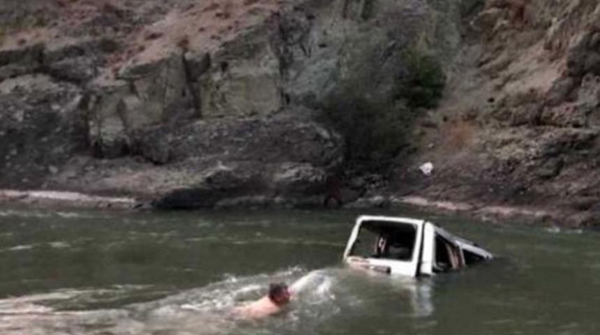 Artvin'in Şavşat ilçesinde feci kaza! Ölü ve yaralılar var