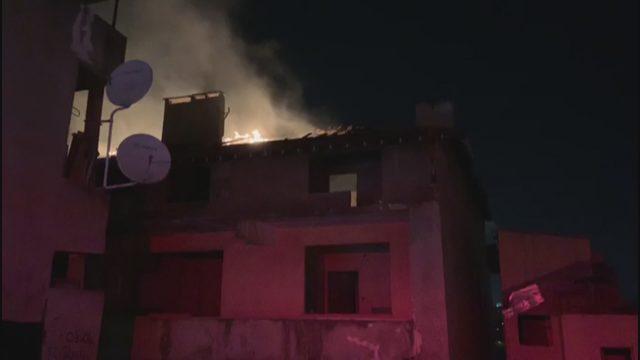 Kadıköy'de çatı katı alev alev yandı