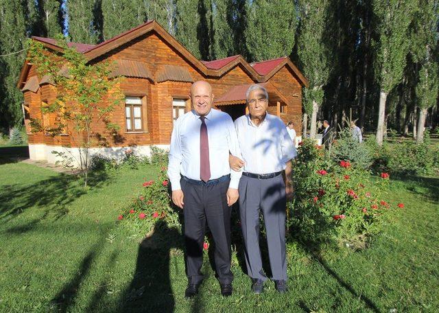 Başkan Pekmezci, Bayburt heyetini Bayburt Evi’nde ağırladı