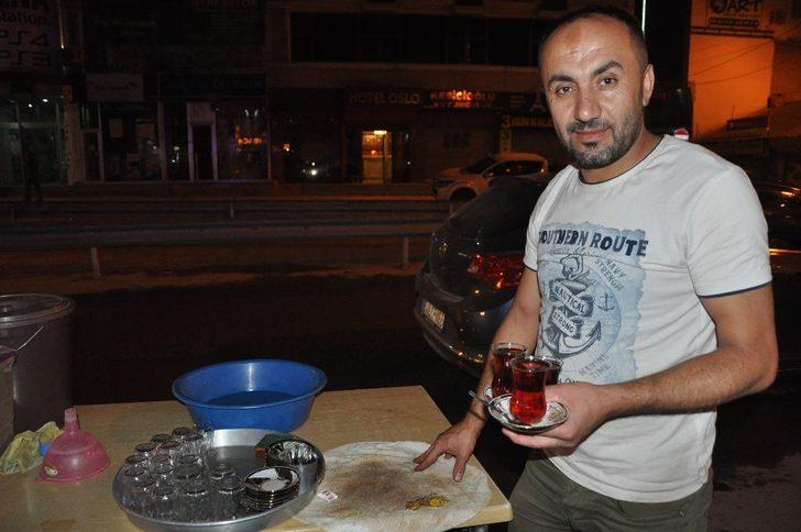 Herkes bayram kutlarken onlar evine ekmek götürme mücadelesi veriyor G1