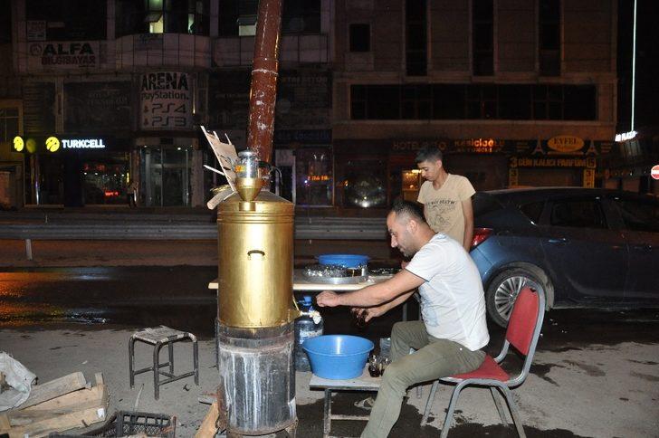 Herkes bayram kutlarken onlar evine ekmek götürme mücadelesi veriyor G3