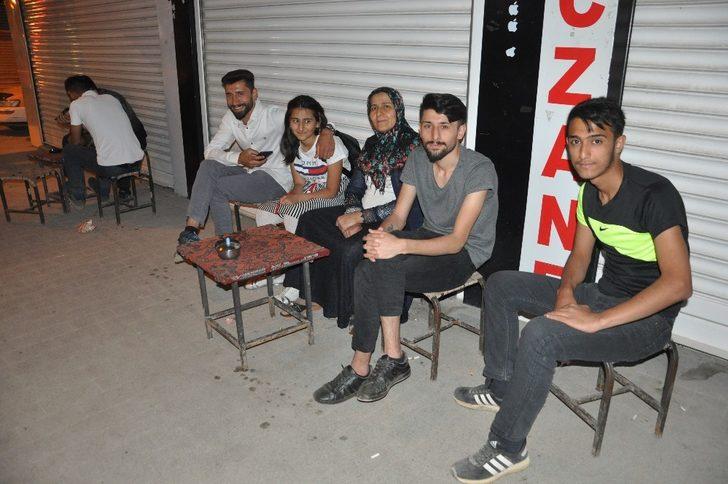 Herkes bayram kutlarken onlar evine ekmek götürme mücadelesi veriyor G4