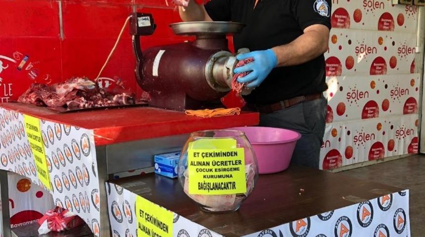 Et çekiminden elde ettikleri geliri çocuk esirgeme kurumuna bağışlayacaklar