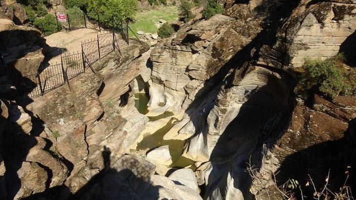 Doğa turizminin cazibe merkezi Taşyaran Vadisi’nde bayram sakinliği G4