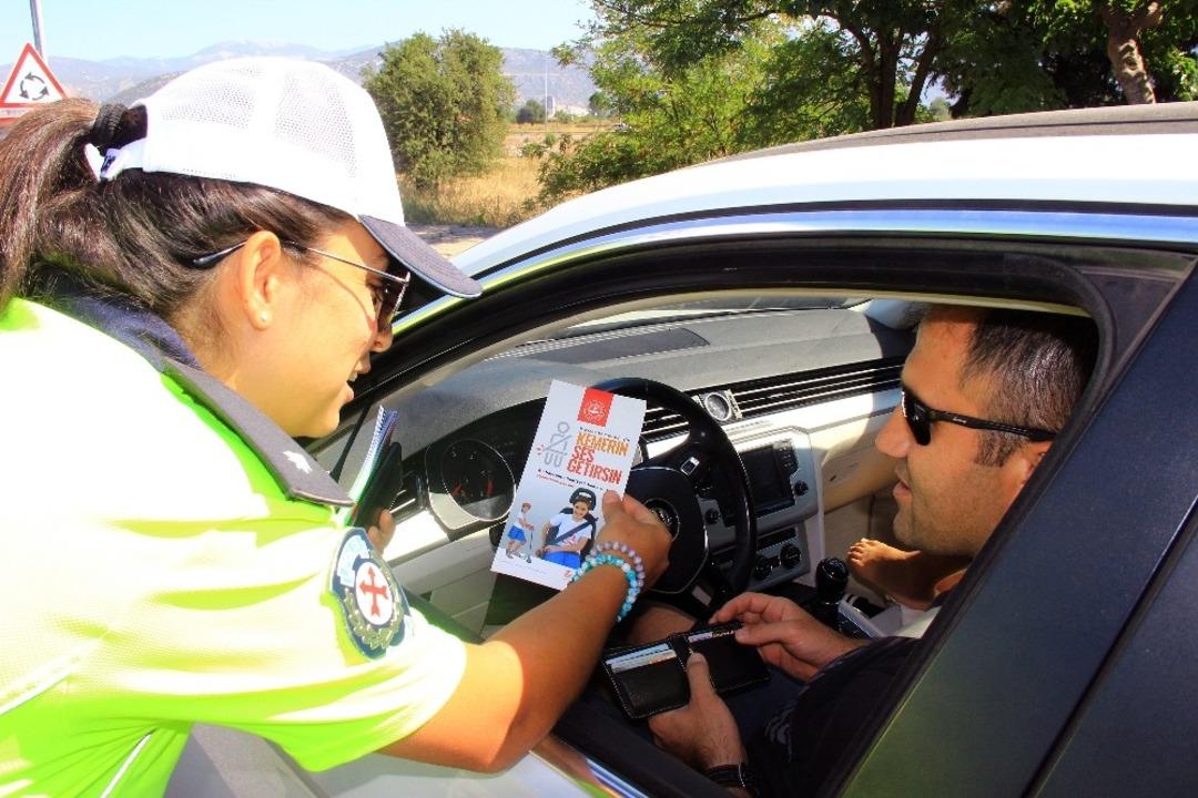 D&ouml;n&uuml;ş yolundaki tatilcilere &lsquo;Emniyet Kemeri&rsquo; uyarısı