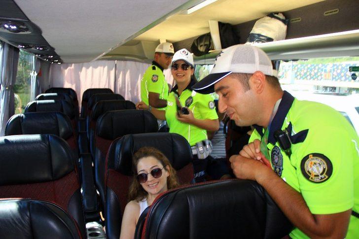 Dönüş yolundaki tatilcilere ‘Emniyet Kemeri’ uyarısı G5