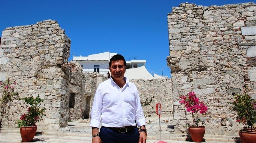Başkan Aras, Bodrum&rsquo;un pahalı olduğu haberlerine ateş p&uuml;sk&uuml;rd&uuml;
