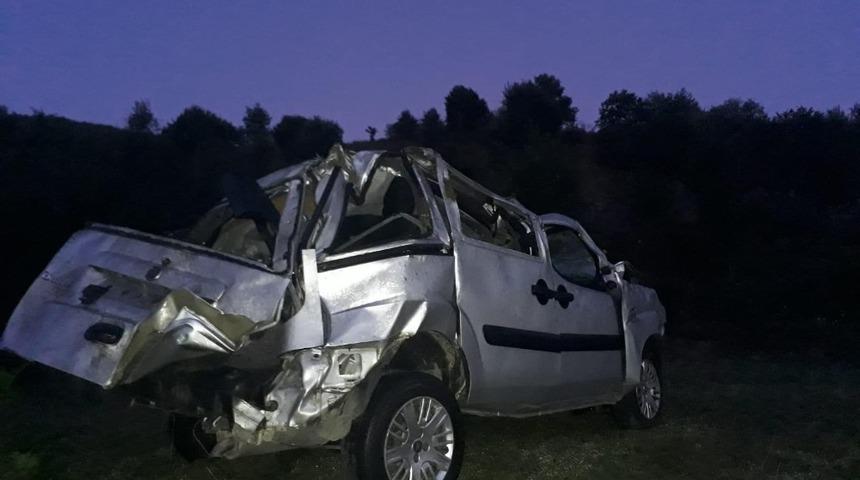 Düğün dönüşü 100 metreden uçuruma yuvarlandılar: 2 ölü, 1 yaralı