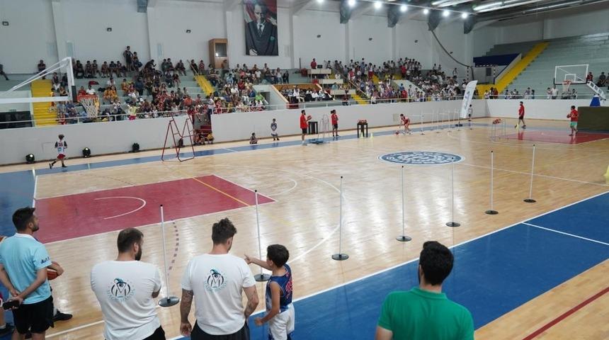 Ege&rsquo;nin spor tesisleri baştan sona yenilendi
