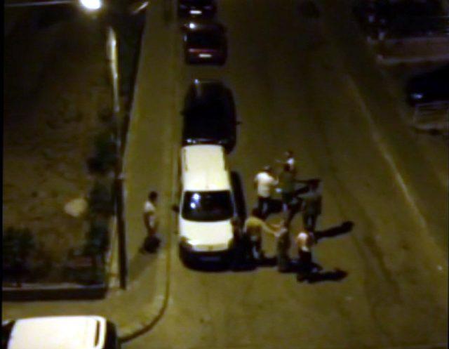 Kadına sokak ortasında tekme ve tokatlı saldırı 2