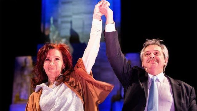 Ülkenin eski solcu lideri Cristina Fernández ve adaylık yarışında desteklediği Alberto Fernández