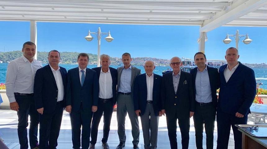 Nihat Özdemir Aleksander Ceferin ile bir araya geldi