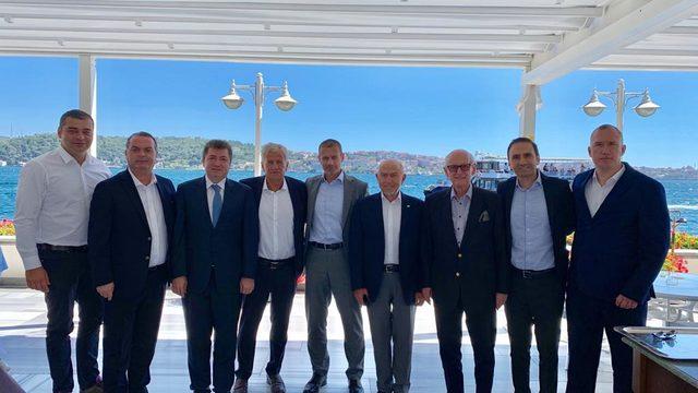 Nihat Özdemir Aleksander Ceferin ile bir araya geldi