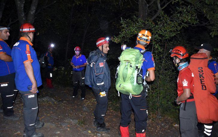 Uludağ'da yaralanan arkadaşına yapraklardan "yorgan" yapmış G4