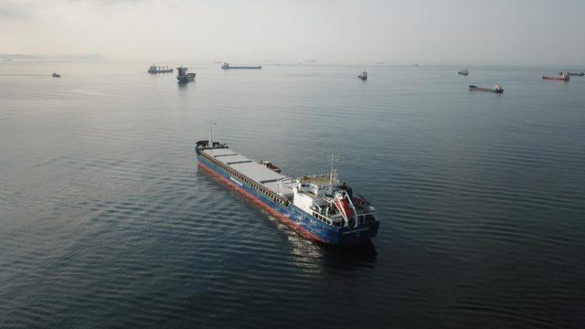 Zeytinburnu açıklarında kaza yapan gemiler havadan görüntülendi
