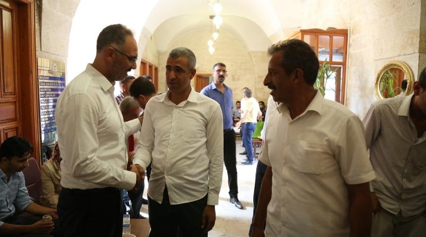 Kuş vatandaşlarla bayramlaştı