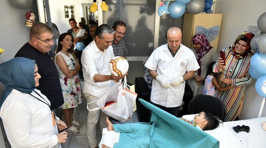 Uysal&rsquo;dan, s&uuml;nnet olan &ccedil;ocuklarına forma hediyesi