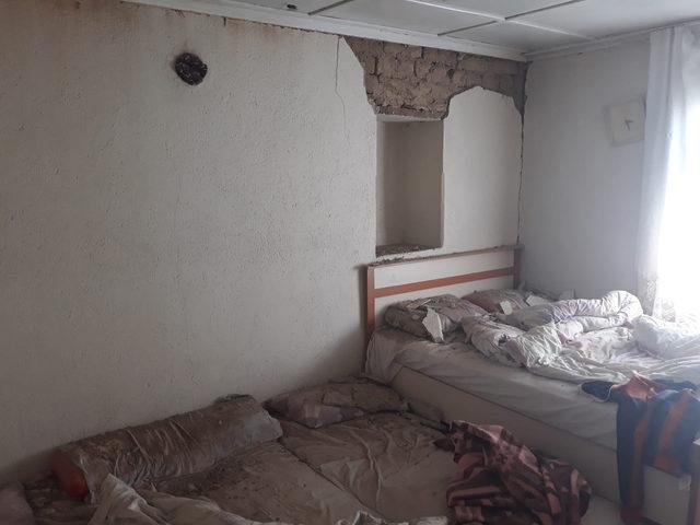 Denizli depreminde Afyonkarahisar'da 15 ev yıkıldı