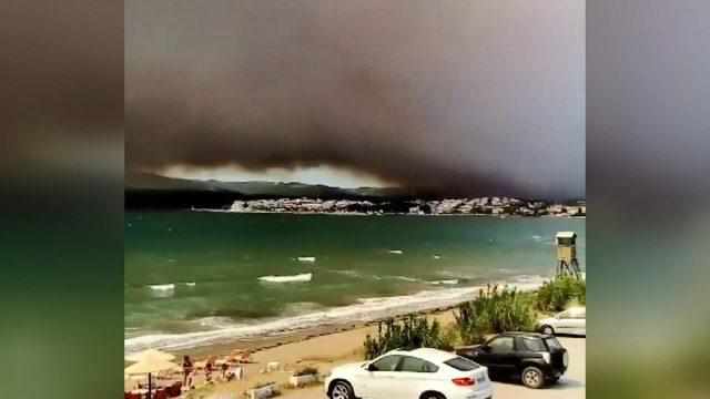 Yunanistan’da yangın… Avrupa’dan yardım geldi