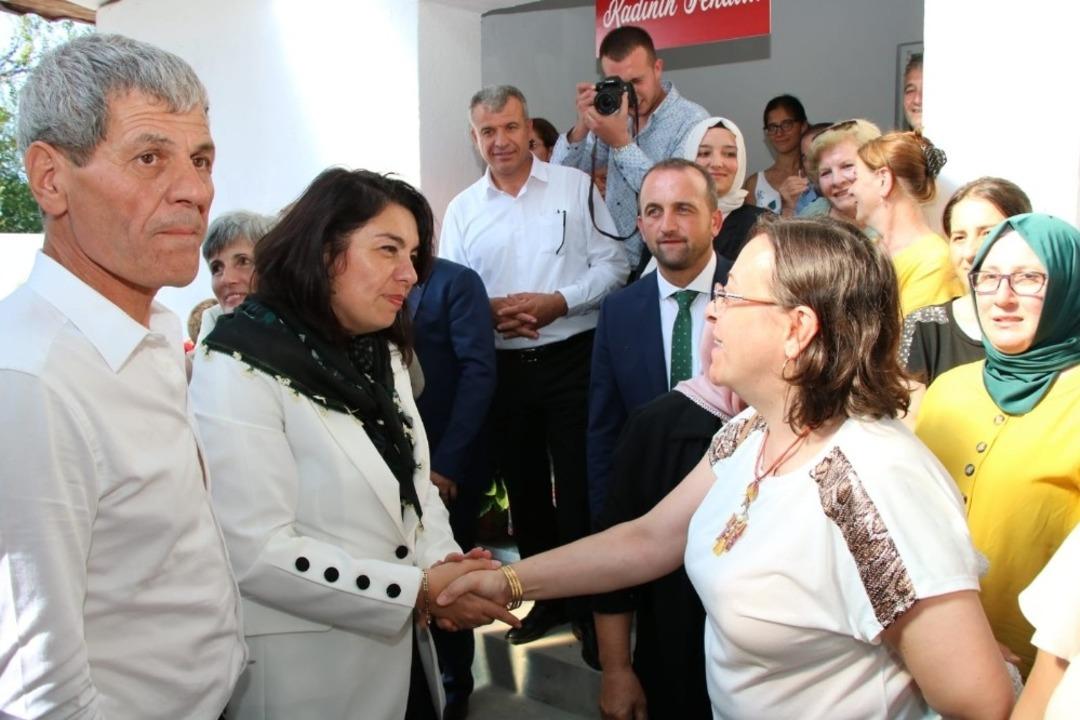 &Ccedil;anakkale&rsquo;de &rsquo;kadınlar kahvesi&rsquo; a&ccedil;ıldı