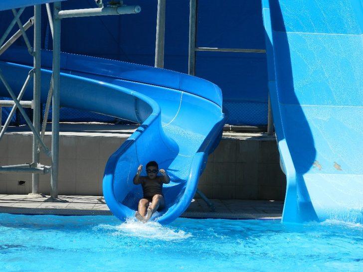 Sıcaktan bunalan havuzda serinledi G3