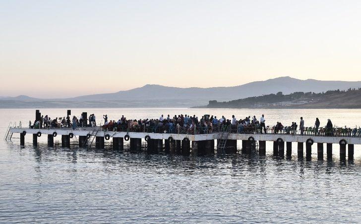 Van Gölü kıyısında ‘Ahlat Şiirleri ve Türküleri’ gecesi G5