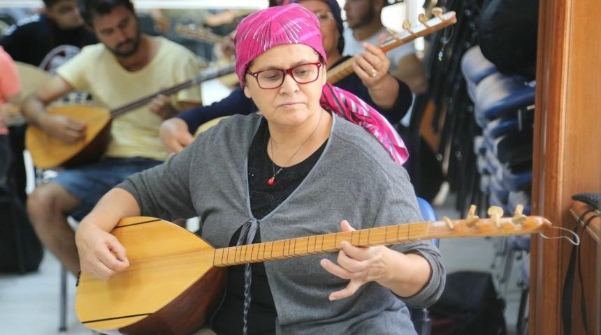 7’den 70’e bağlama sevgisi