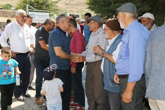 Başkan Öztürk Kirazlı ve Çubuklu Şenliklerine katıldı